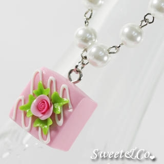 Sweet Pink Rose Chocolate Pearl Necklace