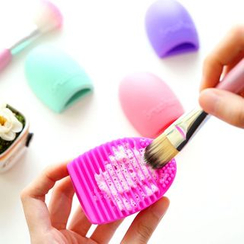 Class 302 - Makeup Brush Cleaner Class 302 - Makeup Brush Cleaner