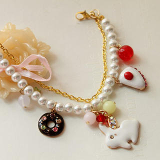 Rabbit and Cake Pearl Bracelet