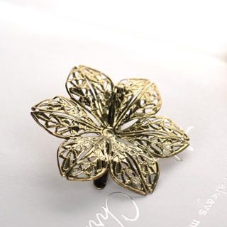 Fit-to-Kill - Flowers Hairpin Fit-to-Kill - Flowers Hairpin