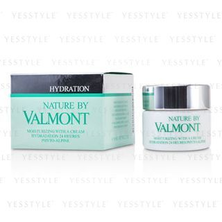 Nature Moisturizing With A Cream Nature Moisturizing With A Cream