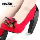 Kvoll - Bow-Accent Patent Panel Pumps