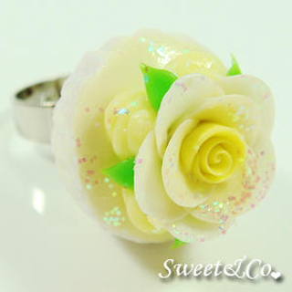 Sweet Yellow Glitter Cupcake Floral Ring Sweet Yellow Glitter Cupcake Floral Ring