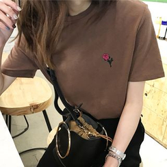 Dute - Rose Embroidered Short-Sleeve T-Shirt Dute - Rose Embroidered Short-Sleeve T-Shirt