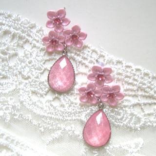 plum blossom & water drop earrings plum blossom & water drop earrings