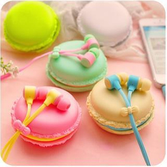 Momoi - Set: Earphones + Macaron Case Momoi - Set: Earphones + Macaron Case