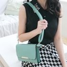 CatWorld - Scalloped-Trim Flap Shoulder Bag