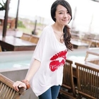 Clair Fashion - Unbalanced-Hem 'Lip' Print T-Shirt