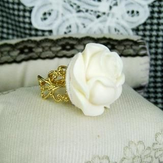 White Rosemary Ring White Rosemary Ring