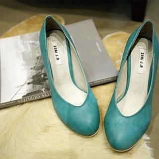 Round-Toe Pumps Round-Toe Pumps