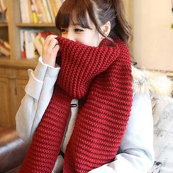 Pompabee - Chunky Knit Scarf Pompabee - Chunky Knit Scarf