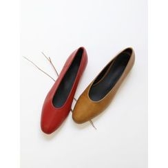 FROMBEGINNING - Oval-Toe Flats FROMBEGINNING - Oval-Toe Flats