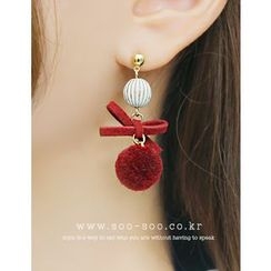 soo n soo - Pompom Dangle Earrings soo n soo - Pompom Dangle Earrings