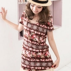 CatWorld - Short-Sleeve Floral Top