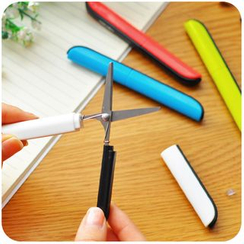Momoi - Portable Scissors Momoi - Portable Scissors