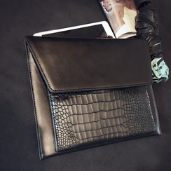 ETONWEAG - Faux Leather Clutch ETONWEAG - Faux Leather Clutch