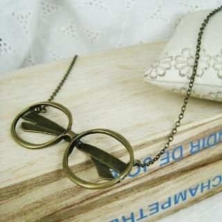 Vintage Old Lady Necklace Vintage Old Lady Necklace