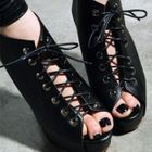 BENGGIRL - Lace-Up Platform Pumps