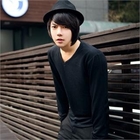 ABOKI - V-Neck Long-Sleeve T-Shirt