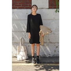 CHERRYKOKO - Long-Sleeve Shift Dress CHERRYKOKO - Long-Sleeve Shift Dress