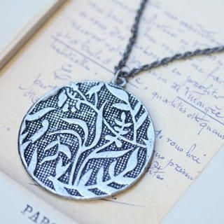 Fit-to-Kill - Vintage engrave Leaves Necklace -Silver Fit-to-Kill - Vintage engrave Leaves Necklace -Silver