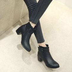 Gizmal Boots - Chunky Heel Ankle Boots Gizmal Boots - Chunky Heel Ankle Boots