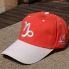 Momiton - Embroidered Baseball Cap