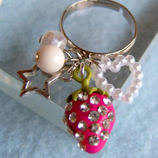 Sweetie Shiny Straberry Ring Sweetie Shiny Straberry Ring