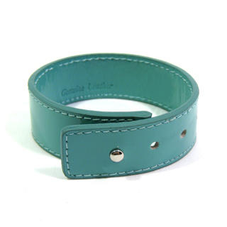 Sleek Leather Bangle Sleek Leather Bangle
