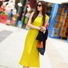 SOHO Central - Sleeveless Pleated Maxi Dress