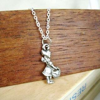 Silver Little Girl Short Necklace Silver Little Girl Short Necklace
