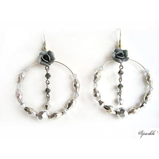 Grey floral crystals earrings Grey floral crystals earrings