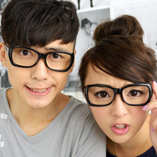 Chunky Retro Glasses (Non-Prescription Lens Included)