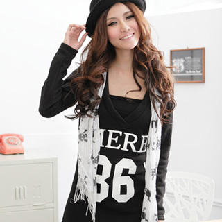 'MERE86' Print Hooded V-Neck T-Shirt
