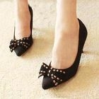 Mancienne - Stitched Bow-Accent Pumps