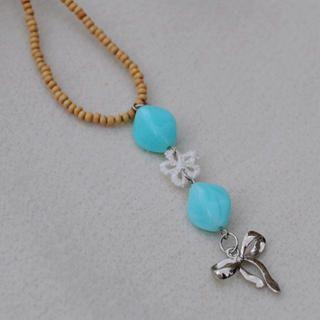 Sweet Ribbon Wooden Bead Necklace Sweet Ribbon Wooden Bead Necklace