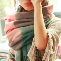 Pompabee - Plaid Scarf Pompabee - Plaid Scarf