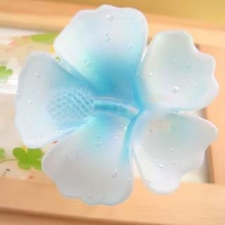 Blue Hawaii 's flower with water drops hair pin