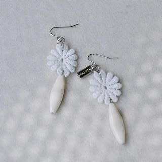 Lace Flower Bead Earrings Lace Flower Bead Earrings