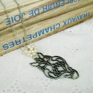Elegant Owl Pearl Necklace