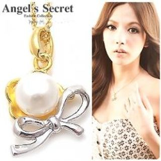 Faux-Pearl Necklace Faux-Pearl Necklace