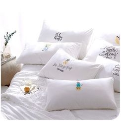 Momoi - Embroidered Pillowcase Momoi - Embroidered Pillowcase