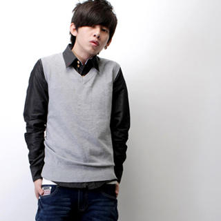 V-Neck Knit Vest V-Neck Knit Vest