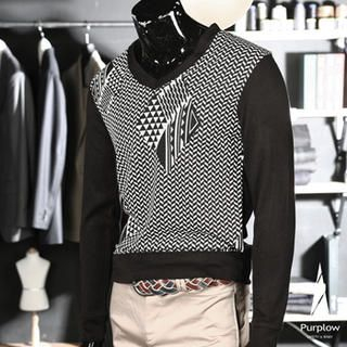 V-Neck Patterned Top V-Neck Patterned Top