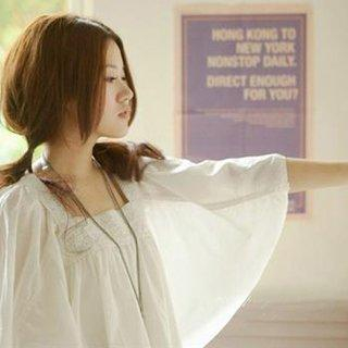Flutter-Sleeve Lace Collar Blouse