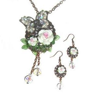 Unique romantic white rose necklace & earrings set Unique romantic white rose necklace & earrings set
