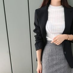ATTYSTORY - Three-Button Short-Lapel Blazer ATTYSTORY - Three-Button Short-Lapel Blazer