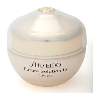 Future Solution LX Daytime Protective Cream SPF 15