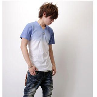 Gradient V-Neck Short Sleeve T-Shirt Gradient V-Neck Short Sleeve T-Shirt