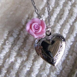 Sweetie Heart Locket with Rose Necklace Sweetie Heart Locket with Rose Necklace